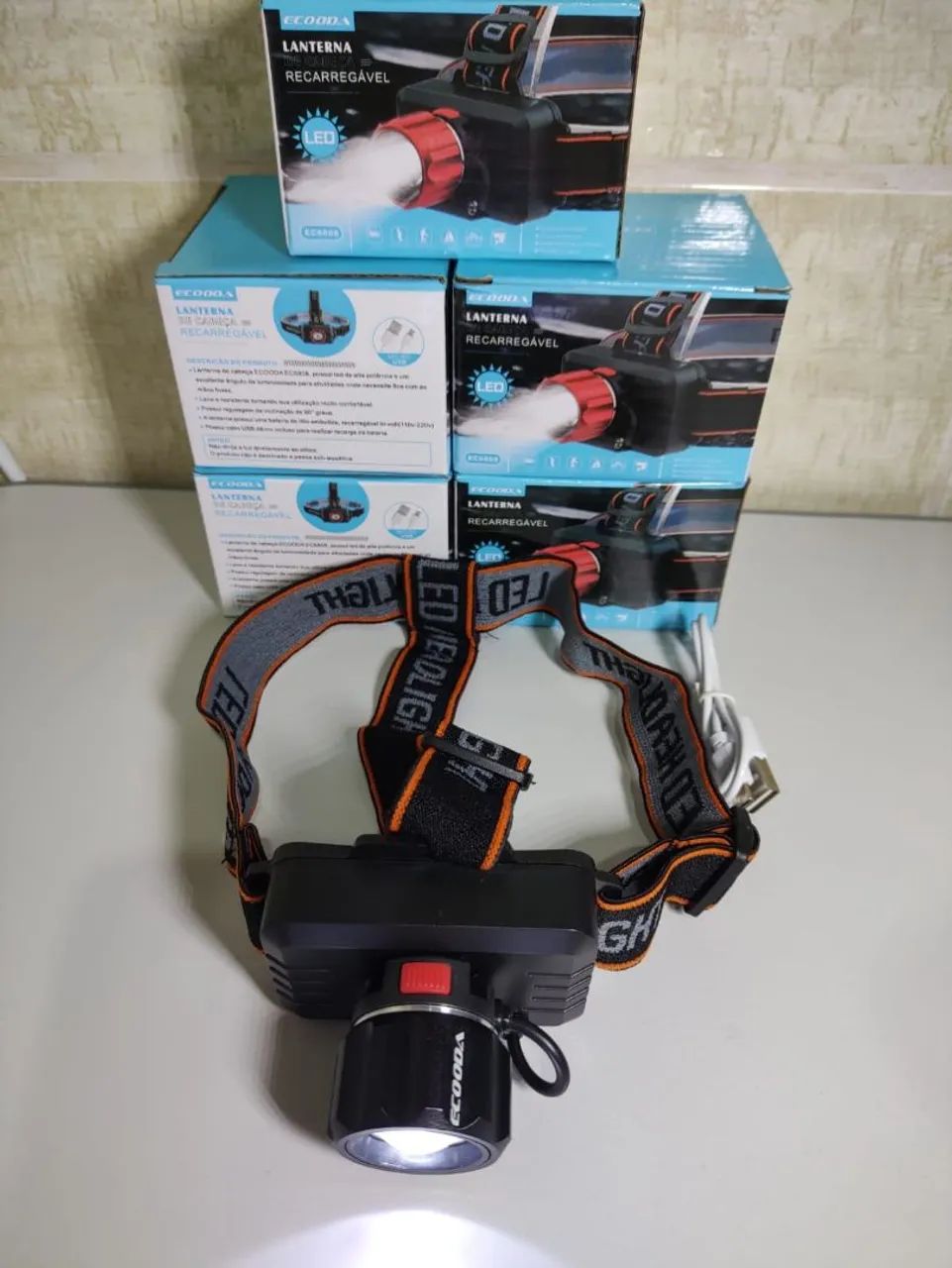 Vendo lanterna de cabeça com LED, modelo Ecooda EC6808 - Foto 2