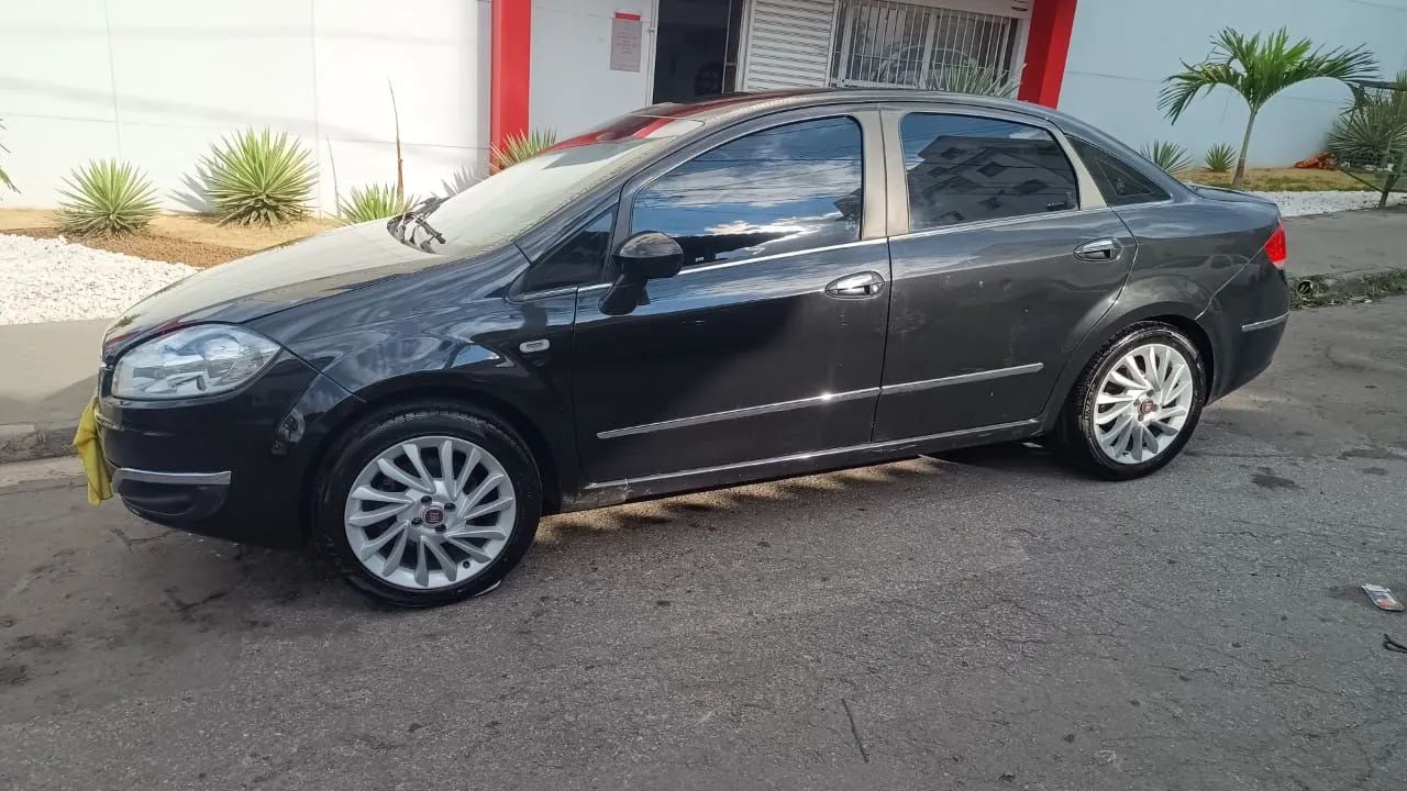 Fiat Linea Absolute 1.9/1.8 Flex Dualogic 4P 2016 - Foto 2