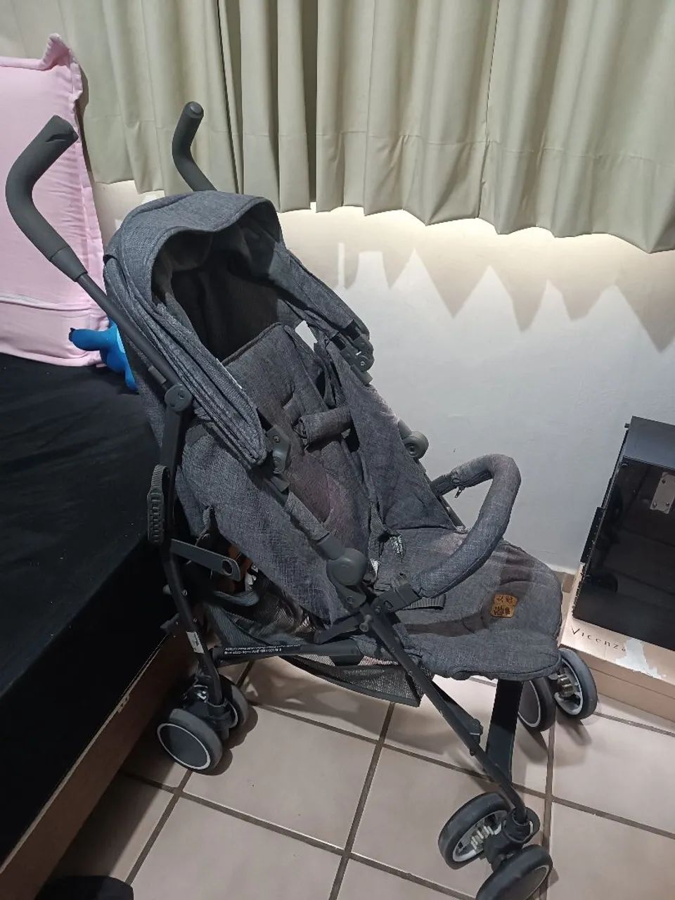 Carrinho de Bebê Dobrável com Capota e Cinto - Foto 5