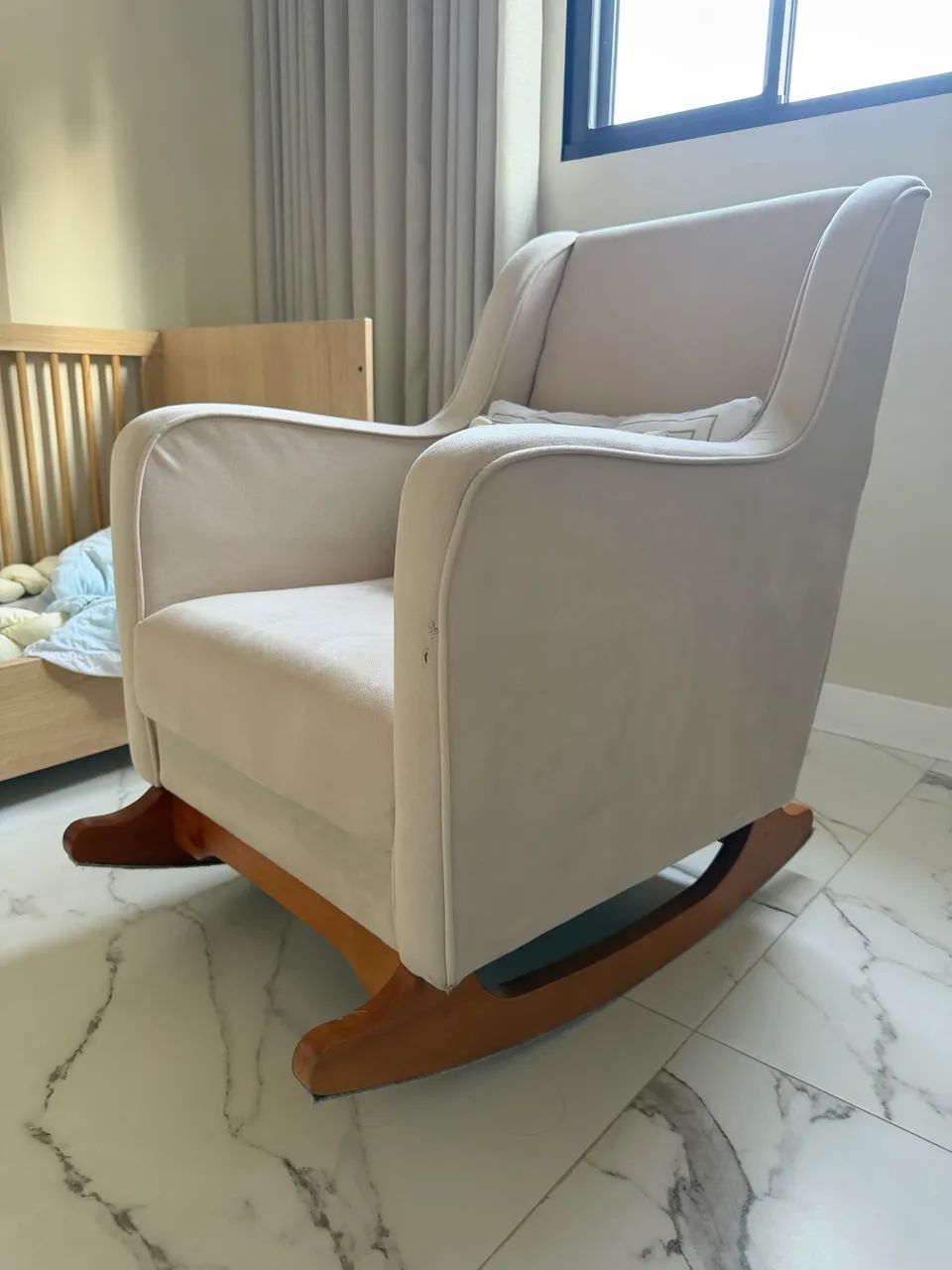 Poltrona Amamentação com encosto para os pés  - Foto 4