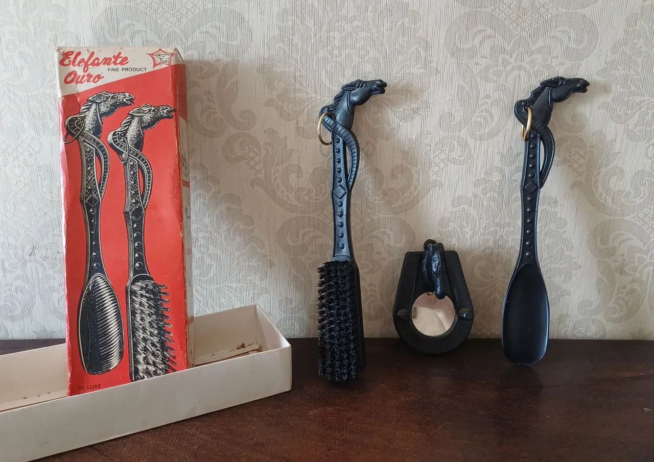 Escova e Calçadeira Vintage "Elefante Ouro" (Conjunto)