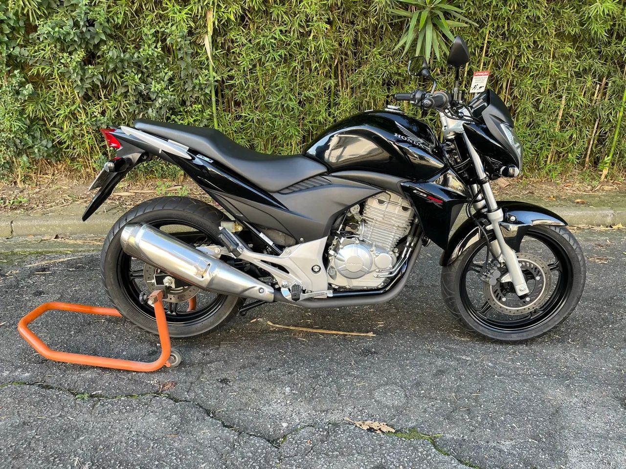 CB 300R Flex 2013 com apenas 4.500km 