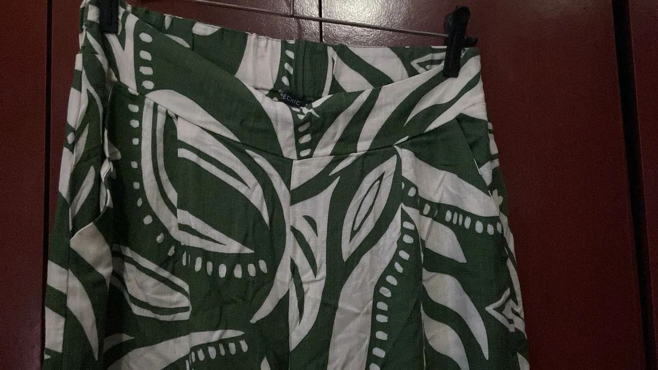 Calça estampada -loja le  chic