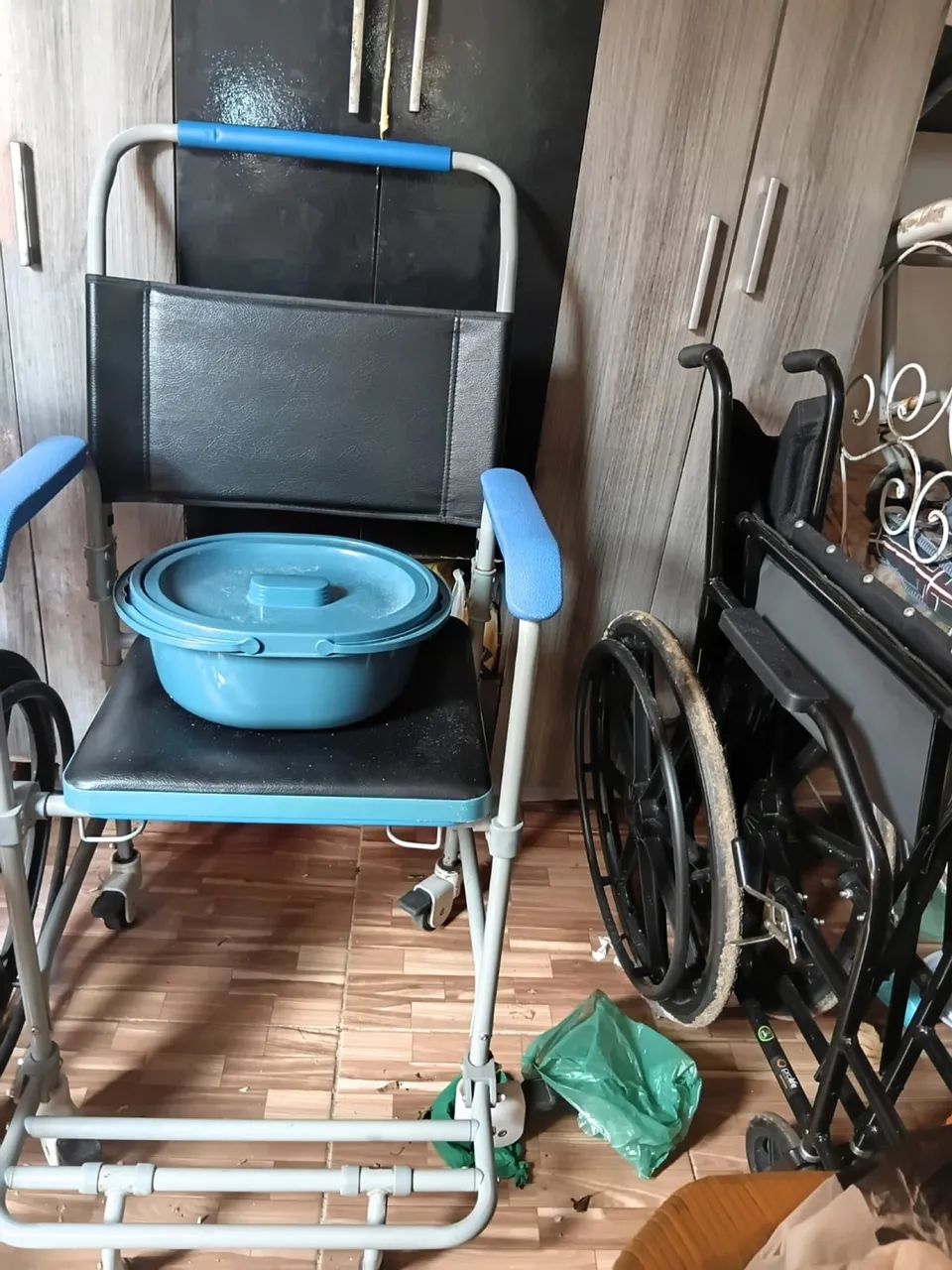 Cadeira de rodas e banho - Foto 2