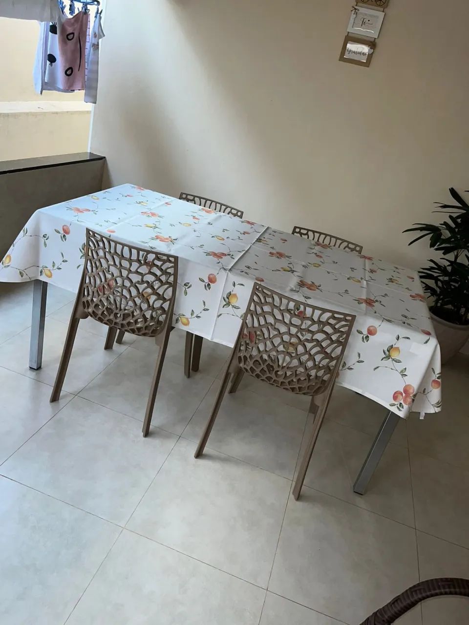 Mesa de vidro para 6 cadeiras  - Foto 2
