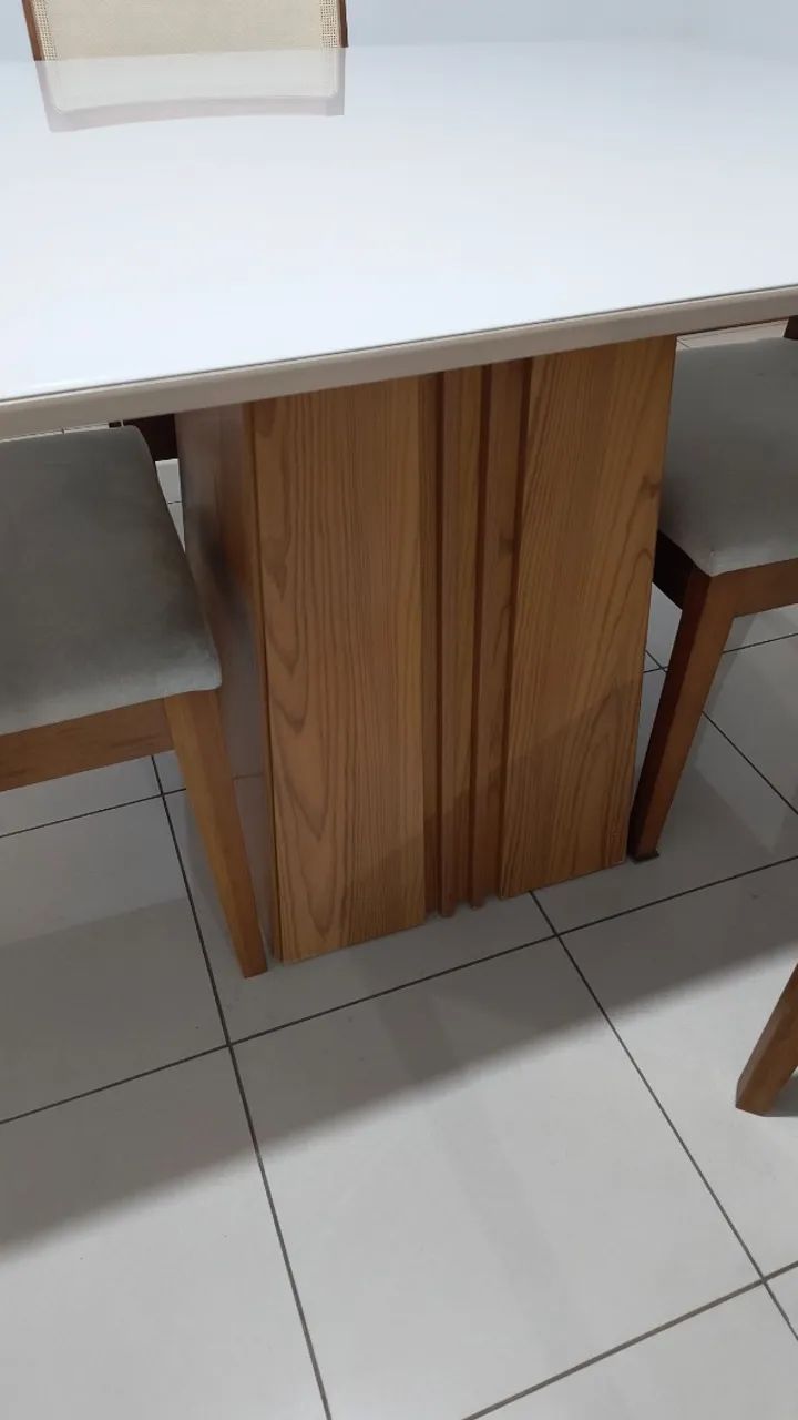 Mesa de Jantar Retangular com 4 cadeiras - Foto 2