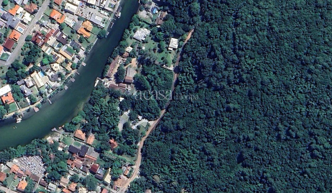 Terreno de 6.722 m² à beira da lagoa com projeto aprovado - Foto 2