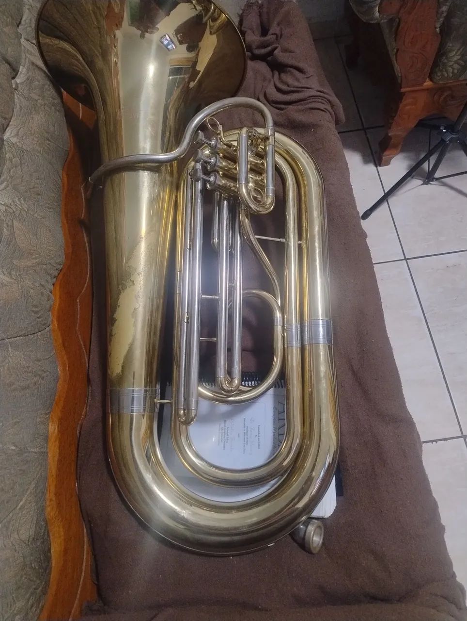 Tuba de marcha magnum