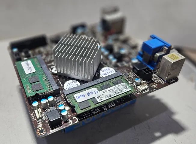 Kit: Intel 2.4 + MSI 1800 + 8 Ddr3 - Foto 3