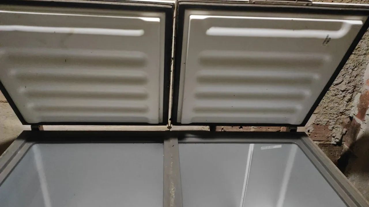 Vendo freezer horizontal duas portas  - Foto 2