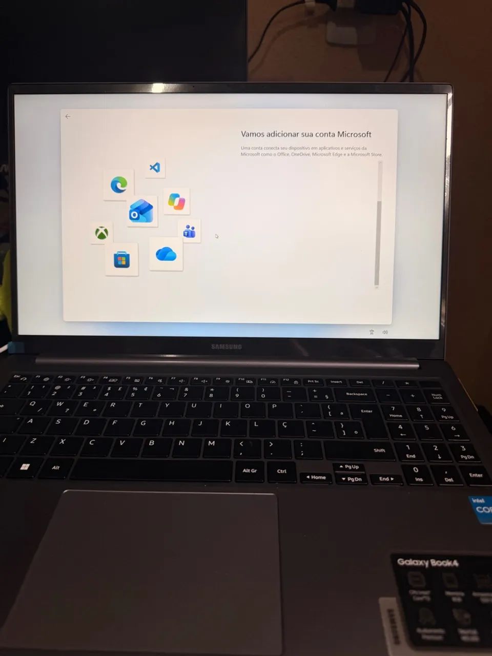 Notebook SAMSUNG BOOK4  - Foto 2
