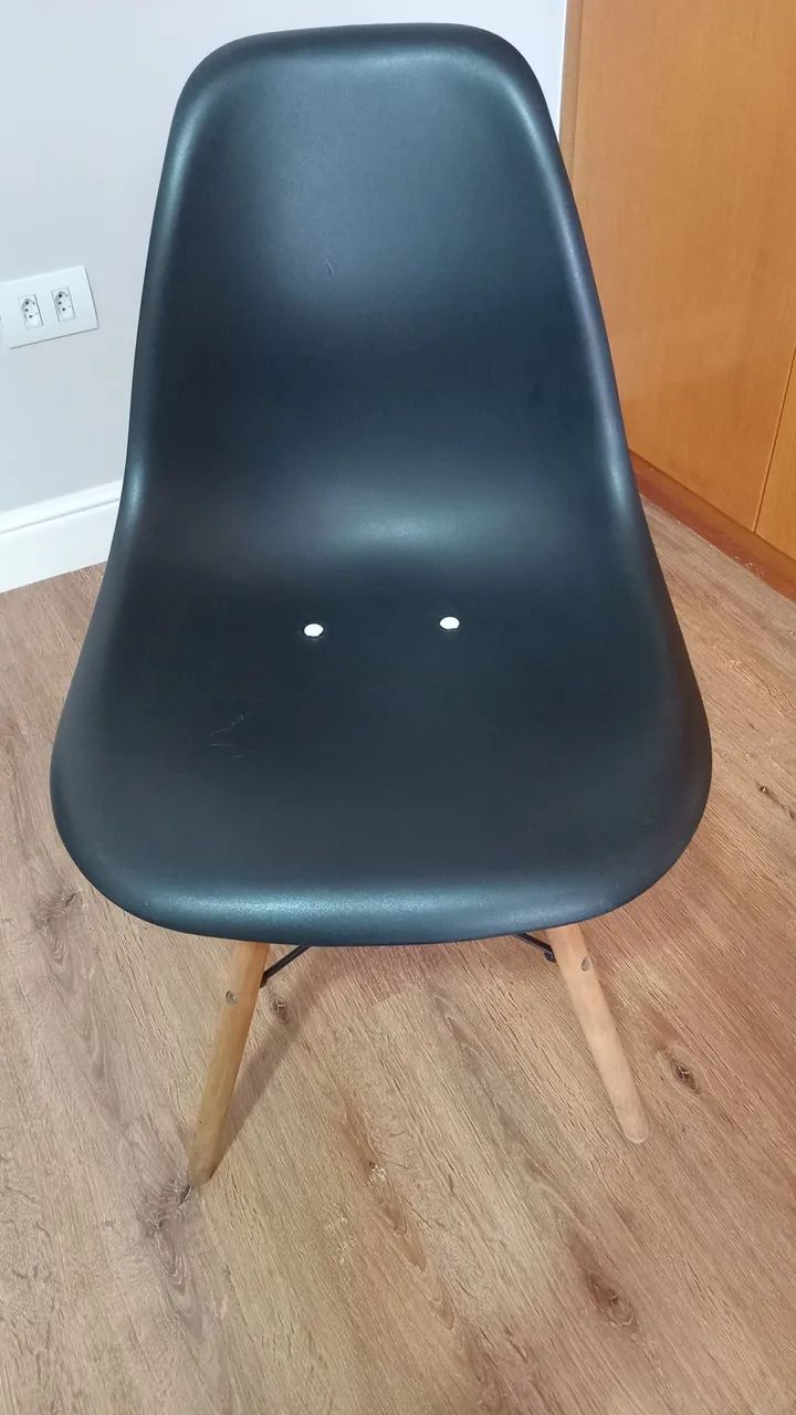 Cadeira eames preta
