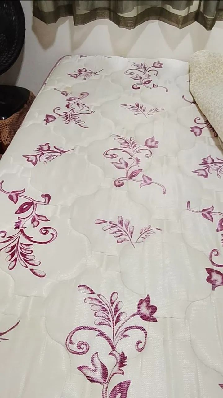 Cama Queen Size PRA VENDER LOGO