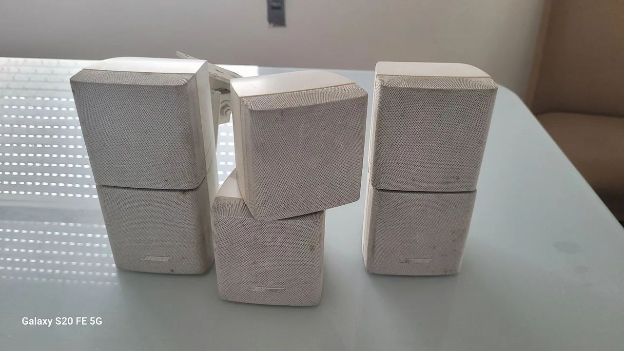 3 caixas Bose Acountimas 