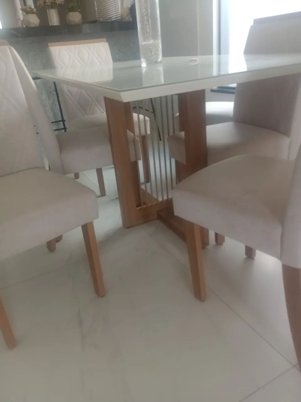 Mesa de Jantar Retangular com 06 cadeiras - Foto 4