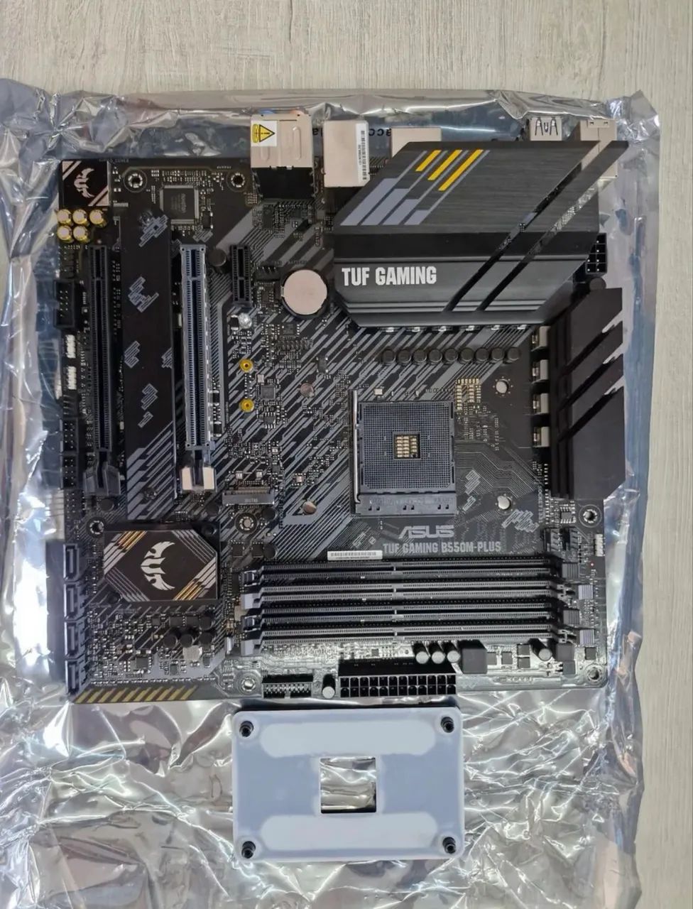 B550plus asus TUF semi nova com garantia  - Foto 2