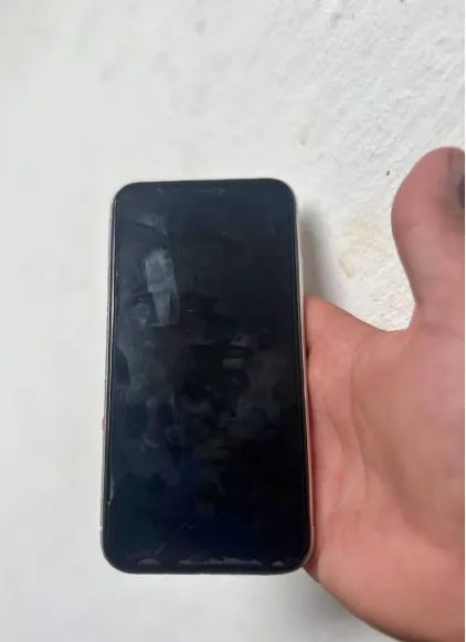 VENDO IPHONE 11  - Foto 2