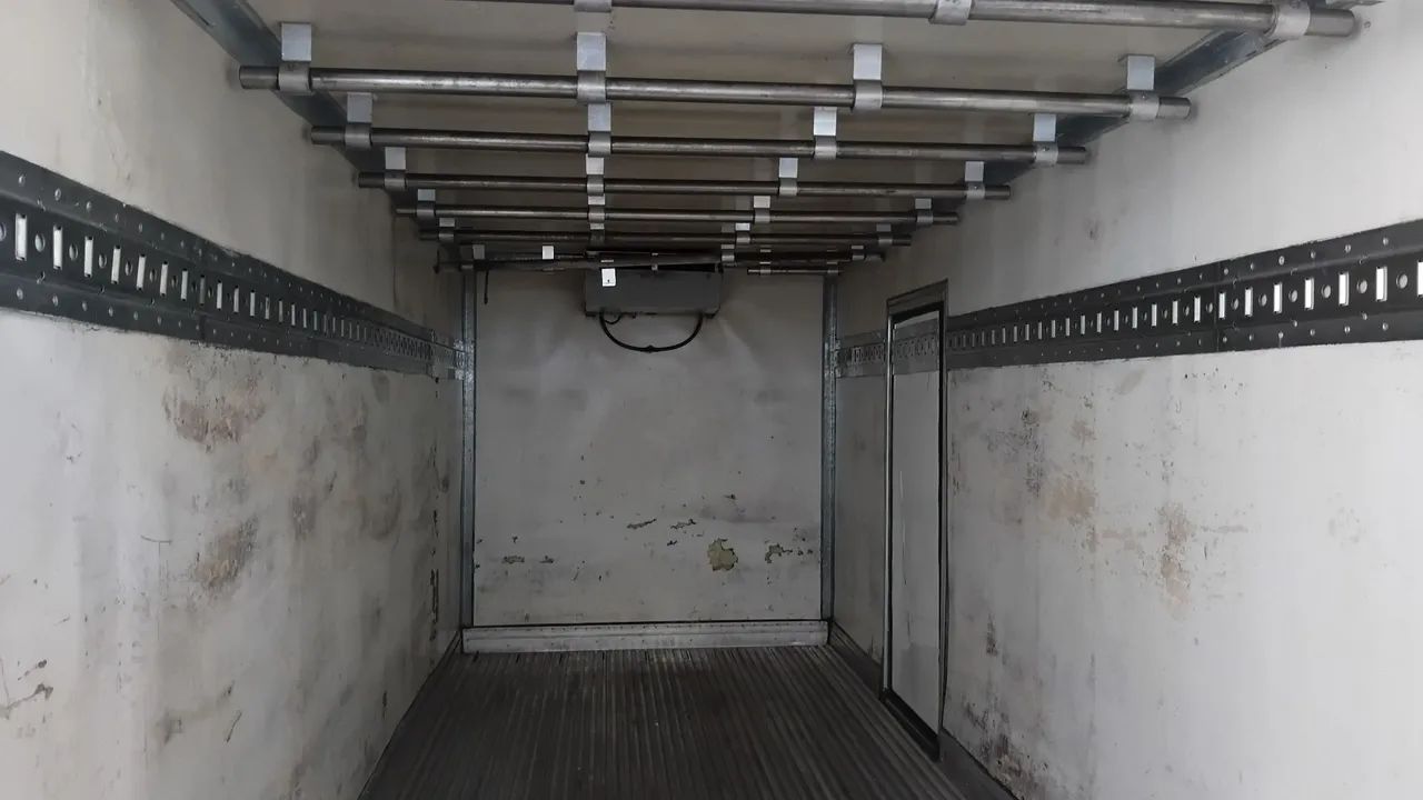 Baú Refrigerado Gancheiras