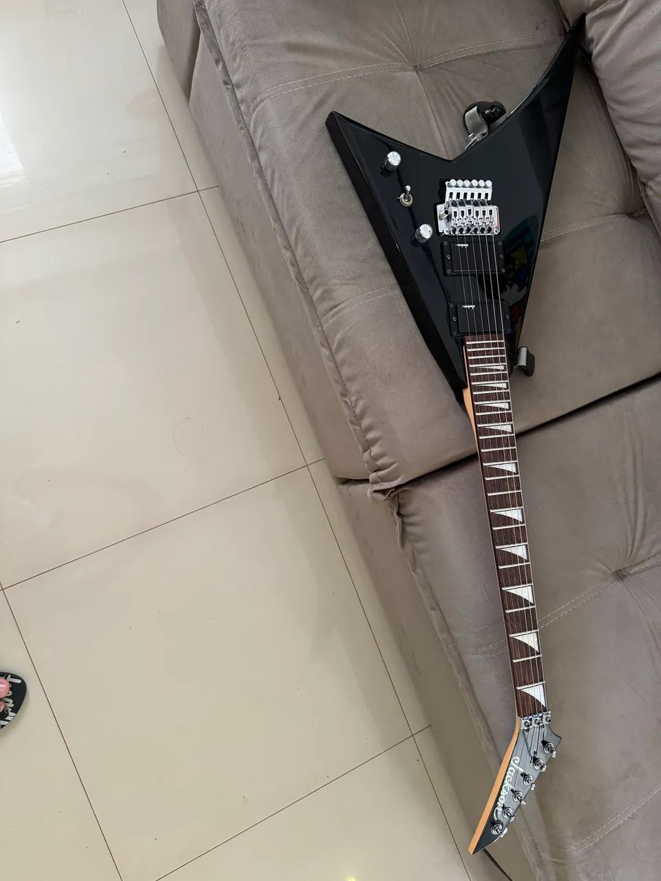 Guitarra jackson Flying V - Foto 2