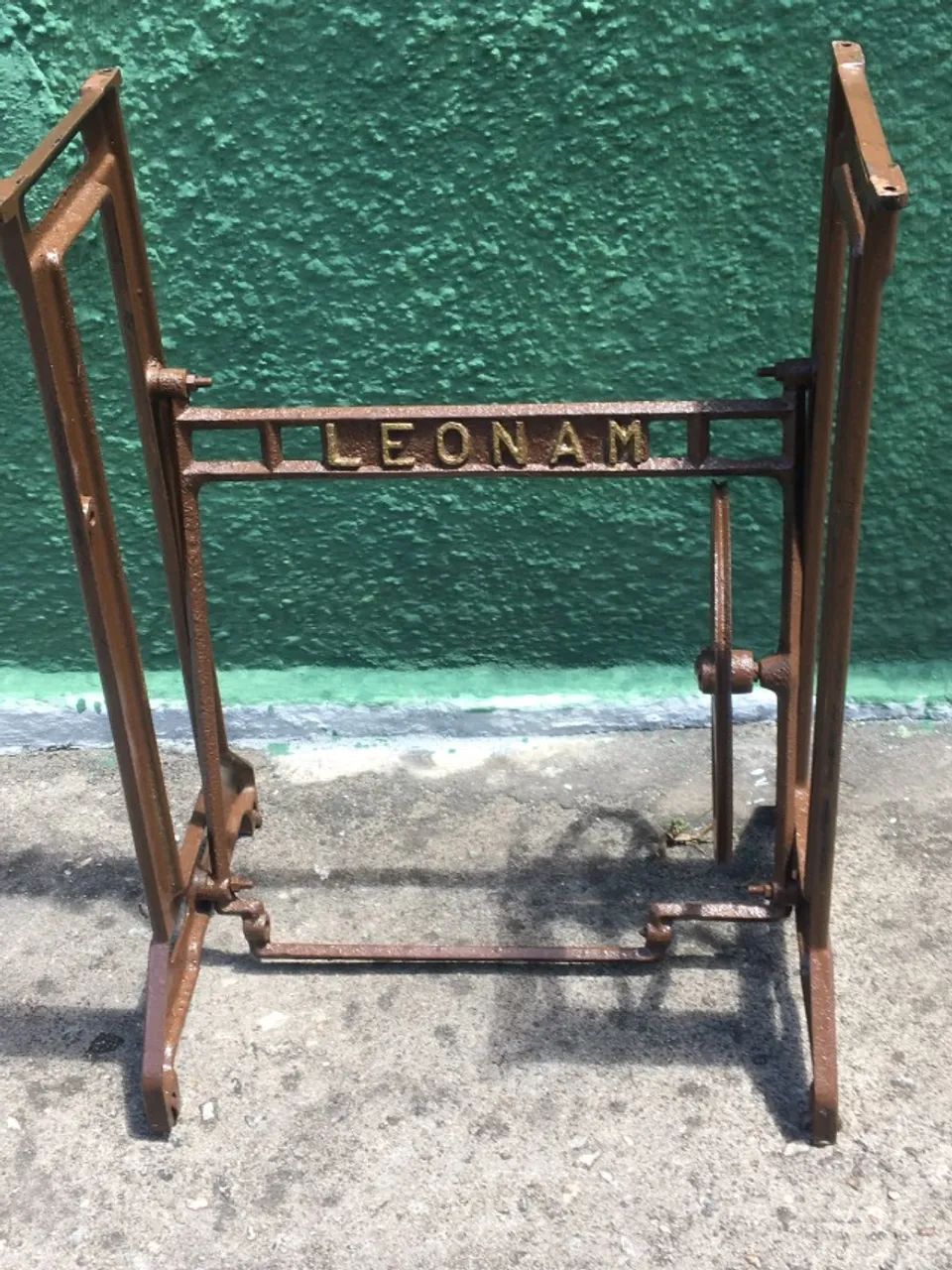 Pé de Máquina LEONAM