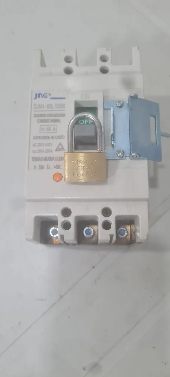 Disjuntor caixa moldada 63A