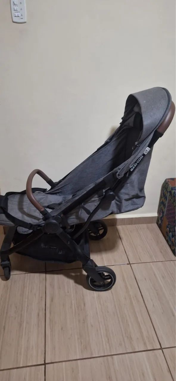 Carrinho de passeio Máxi cosi Eva cinza - Foto 3