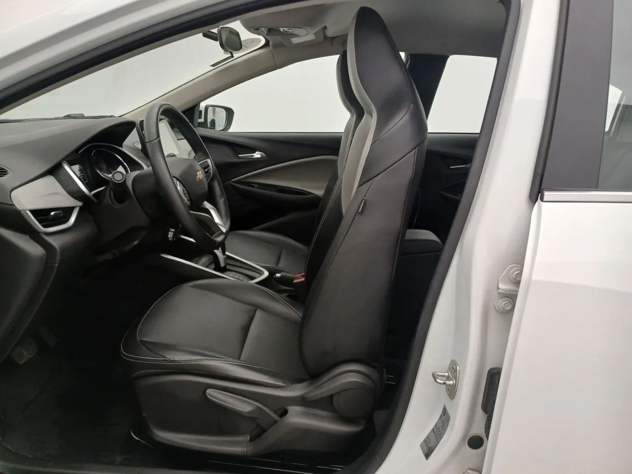 Chevrolet Onix Sedan Plus Premier 1.0 12V TB Flex Aut. 4P, foto 16 de 18