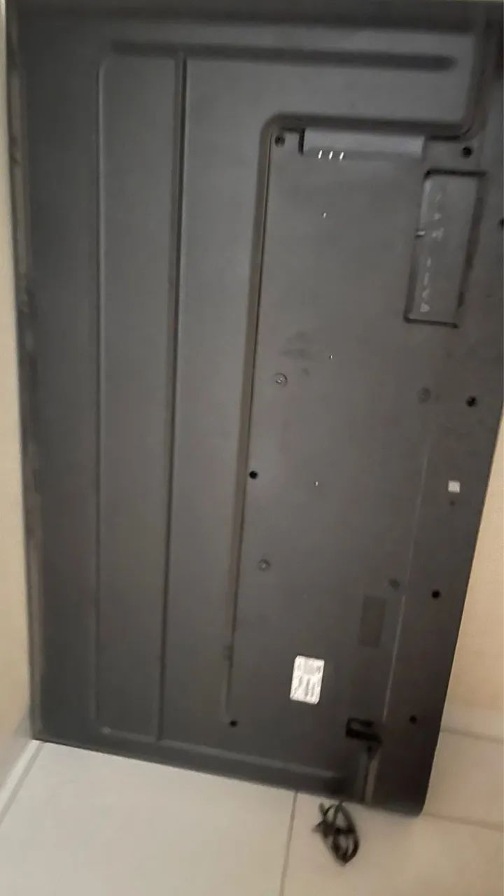 Vende-se televisão com defeito - Foto 2
