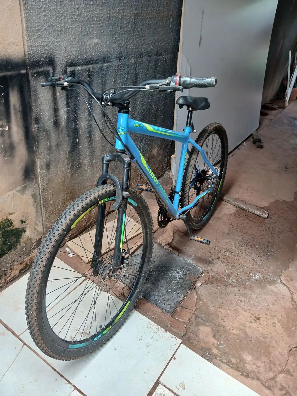 Bicicleta aro 29 semi nova