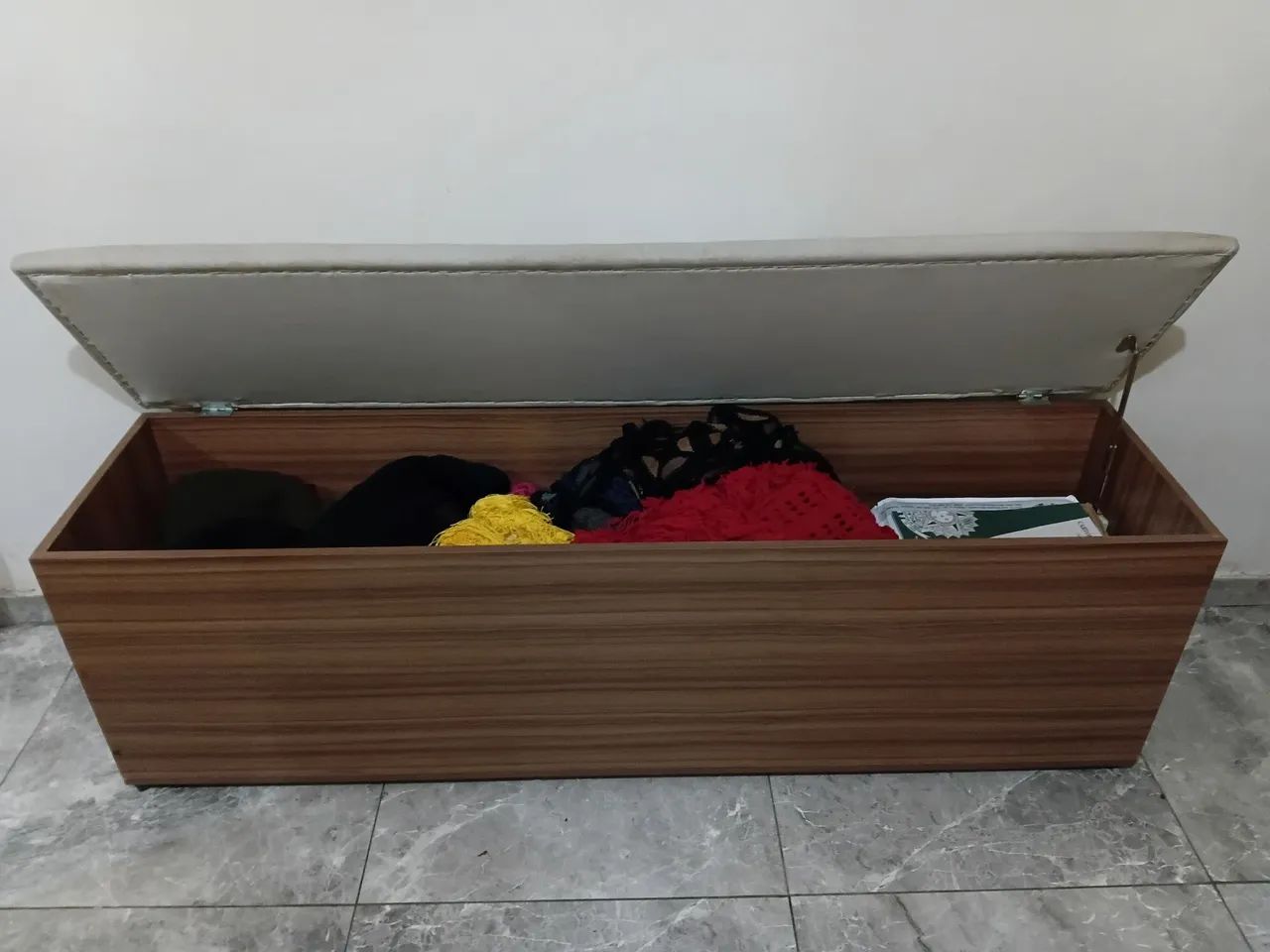Baú em madeira.  - Foto 2
