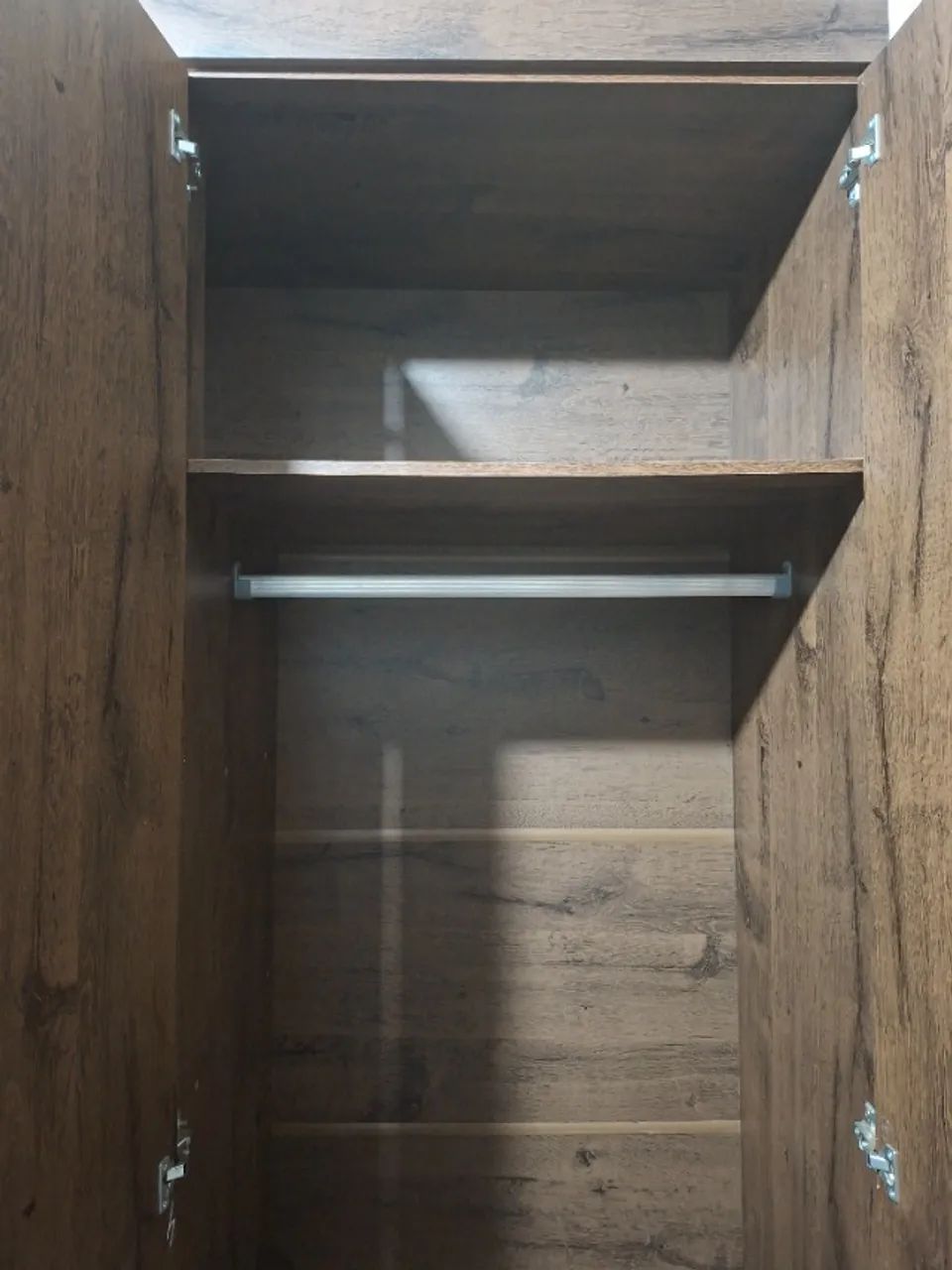 Guarda Roupa Solteiro 4 portas 2 Gavetas com Espelho Interno - Foto 4