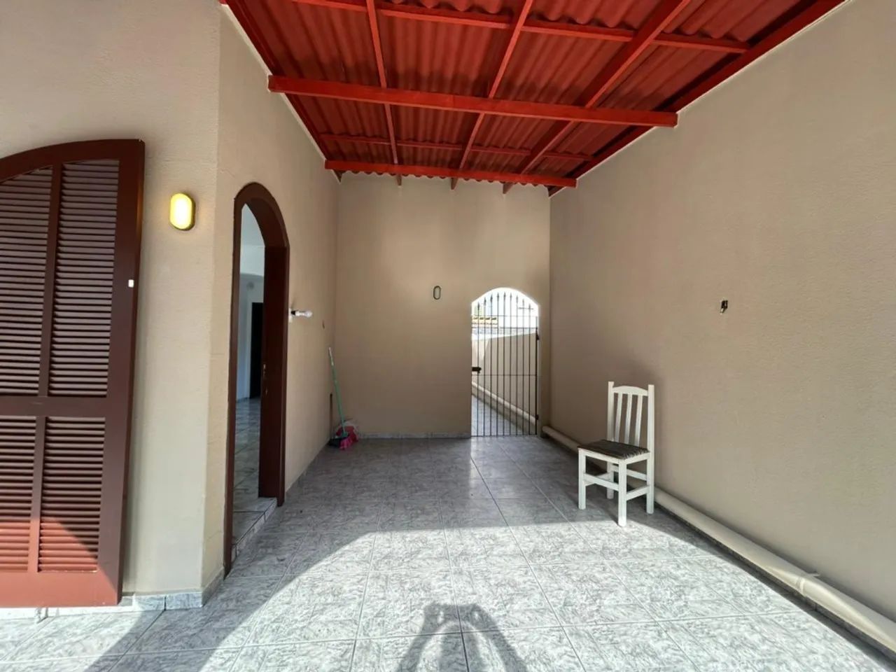 CASA COM 3 DORM. NA TRINDADE - Foto 5