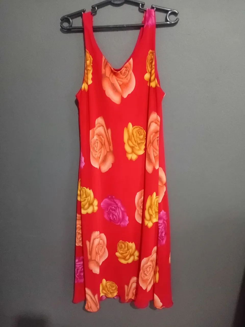Vestido e camiseta feminina 