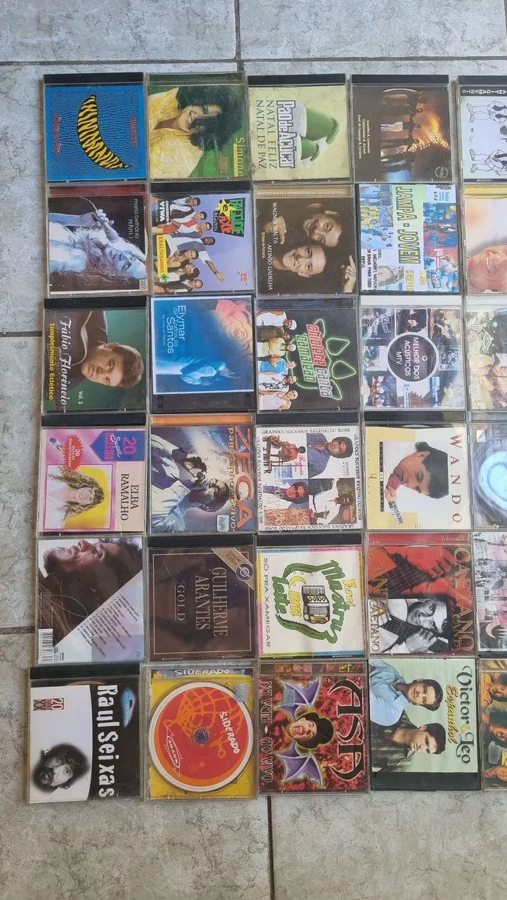 VENDO 59 CDS DE DIVERSOS CANTORES - Foto 4