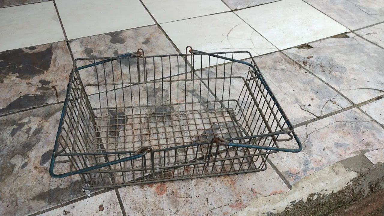Antigas cestinhas de metal  - Foto 3
