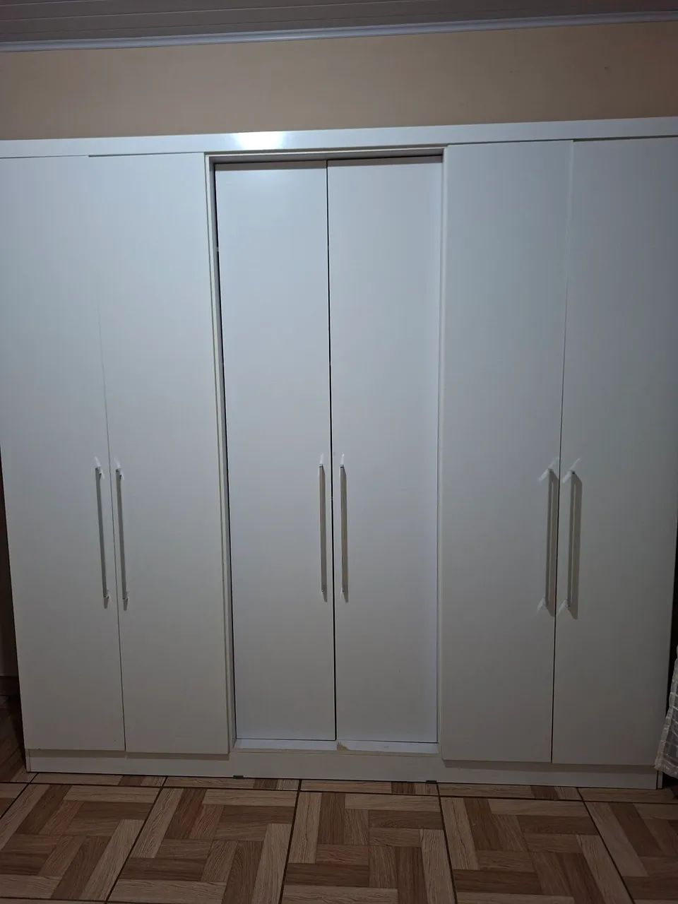 Guarda roupas 6 portas