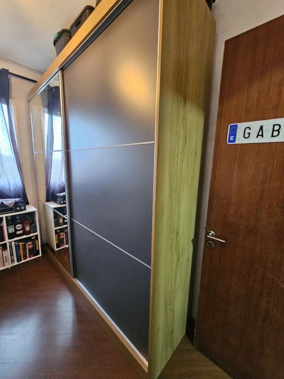 GUARADA ROUPA-COM PORTA DE CORRER - Foto 2