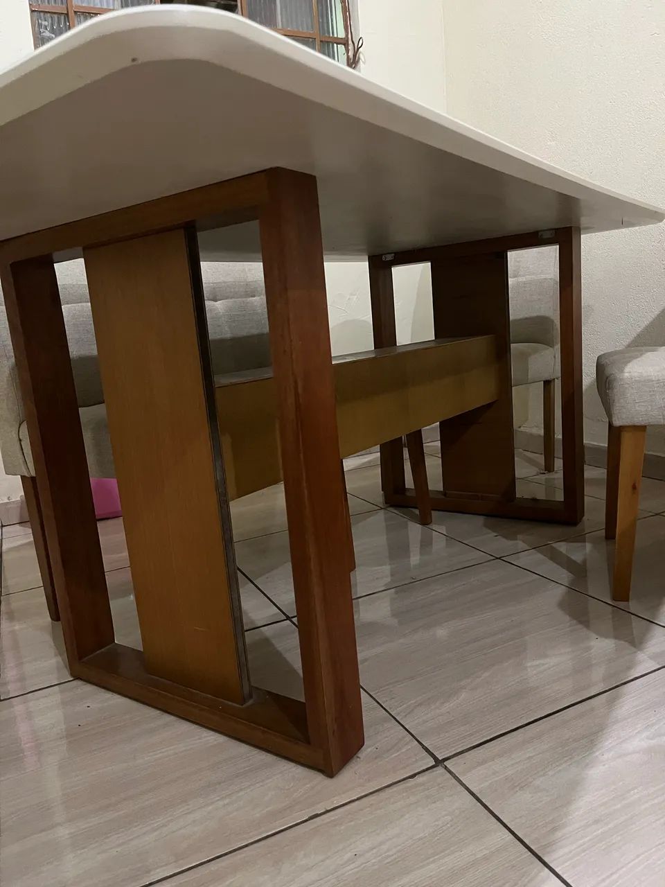 Vende se uma mesa com 6 cadeiras  - Foto 4
