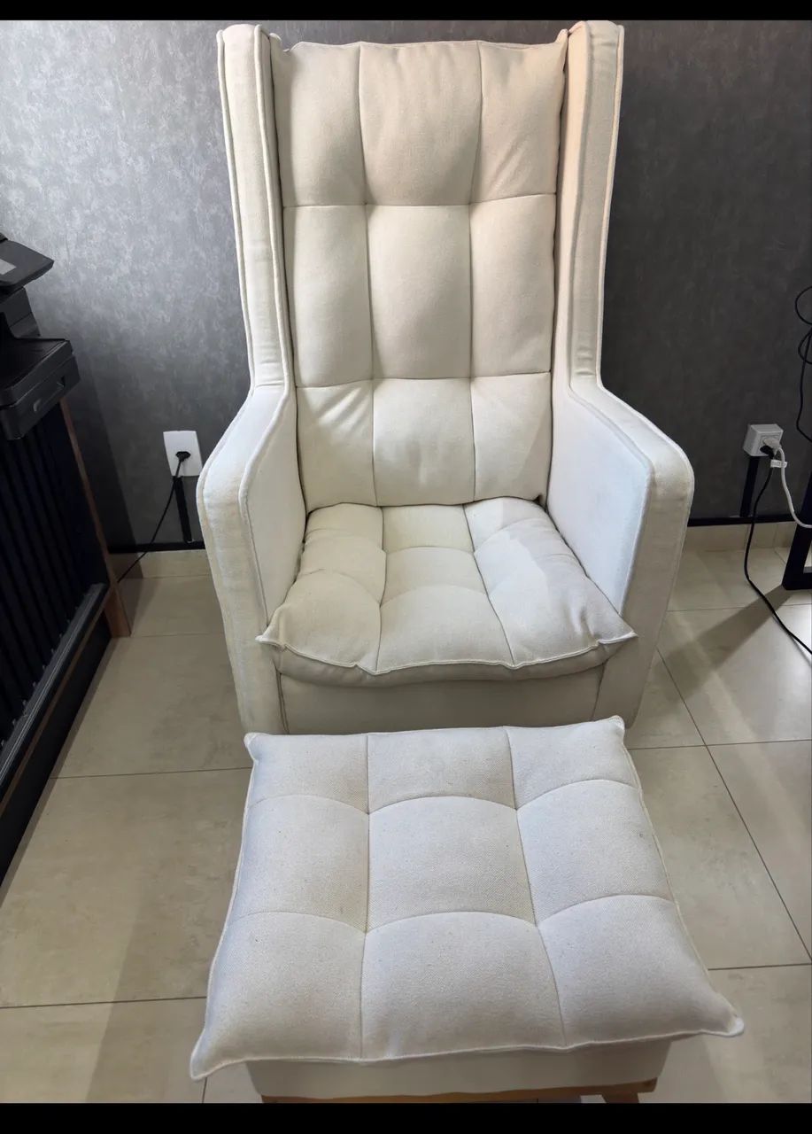 Poltrona balanço linho com puff