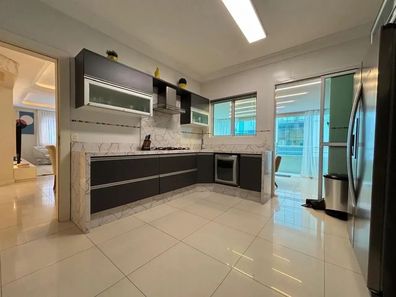 cobertura duplex mobiliada meia praia - Foto 4