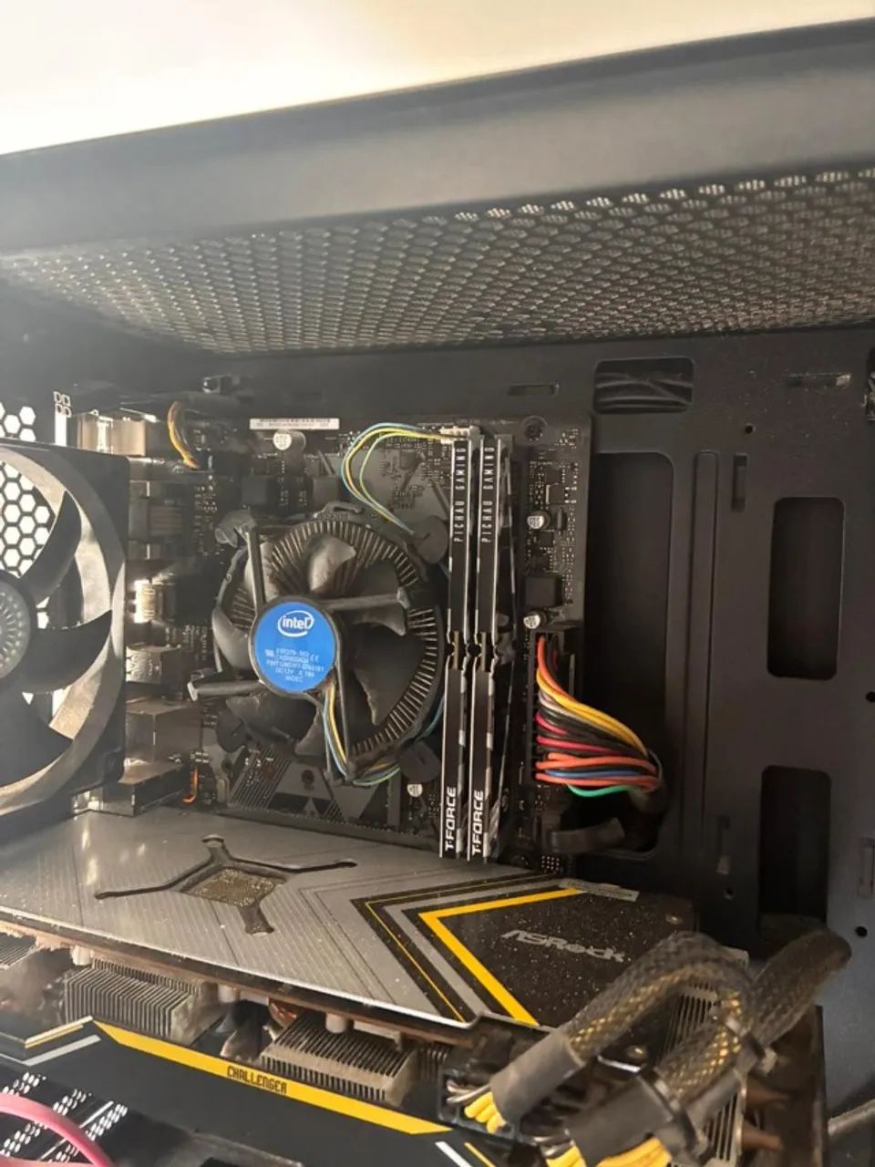 PC Gamer i5-9400F + RX 5700 XT + 16GB RAM - SSD+HD 1.25TB - Foto 4