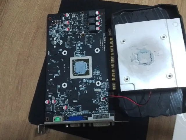 GTX 550 4GB COM ARTEFATO - Foto 2