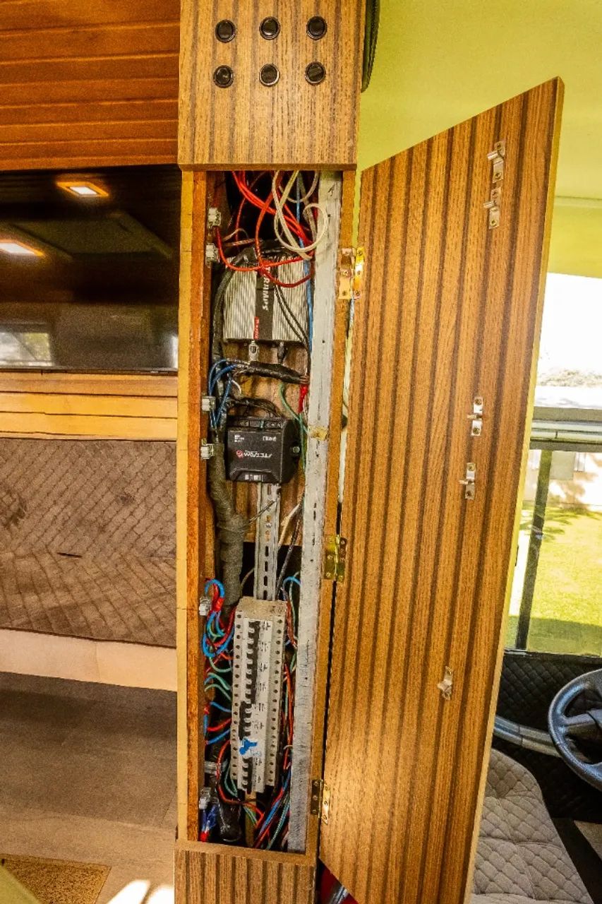 MOTORHOME dos sonhos a venda! Casa sobre rodas todo equipado para 9 pessoas! - Foto 8