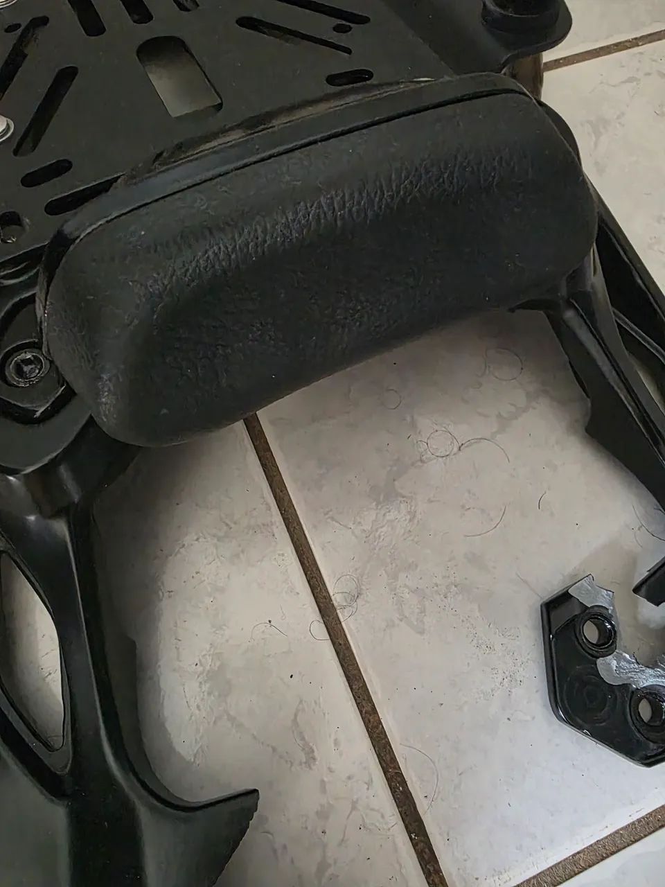 Suporte Bajaj Dominar 400 para reparo - Foto 3