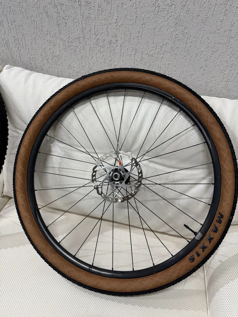 Rodas Specialized + Pneus Maxxis  - Foto 4