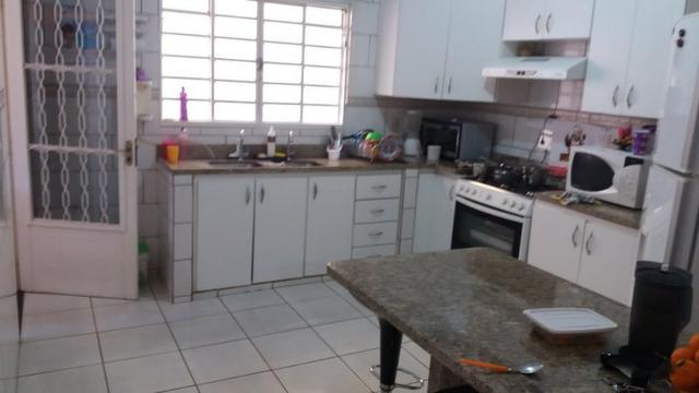 Casa Colonial! Excelente localização na rua 08 - Foto 6