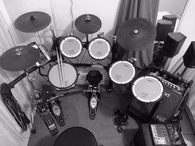 Bateria Roland TD-9 + Case - Impecável * (Com itens Extra)