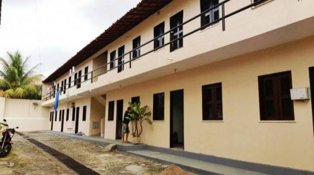 Aluga-se kitnet no conjunto esperança com vaga de garagem.