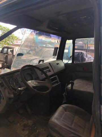 Sucata de Caminhão M. Benz 710 Plus 10/11(Somente p/ retirada de peças) - Foto 8