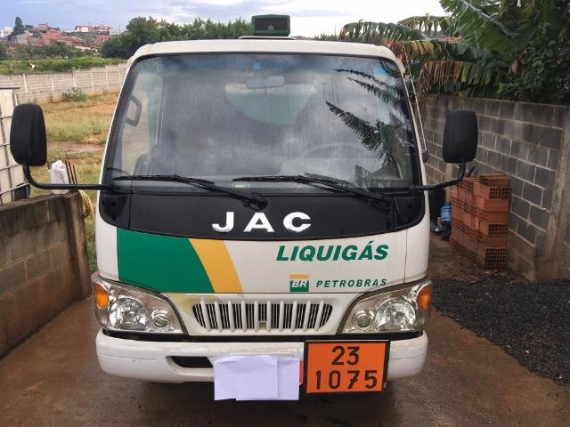 Jac T140 carroceria bau
